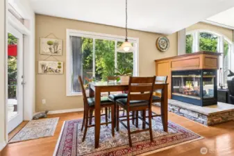 Bright and cheerful nook with views of the surrounding greenery.