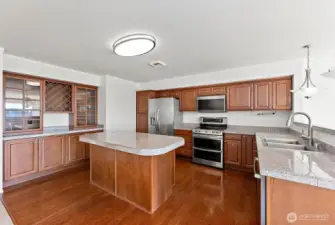 Tons of Cabinet and Counter Space