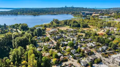So close and convenient to restaurants, shopping, transit and so much more! Ideally located within the Lauralhurst Beach Club boundary. Thank you for visiting.