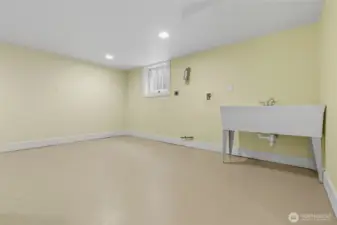 The possibilities are endless with 790 sq. ft. of unfinished basement space. Plenty of potential to make it your own.