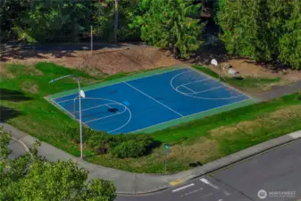 Community park across the street behind the home.