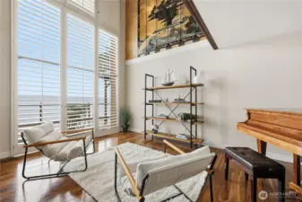 Light and bright will walls of windows.