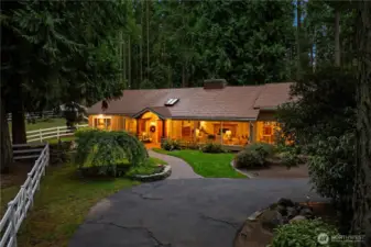 Welcome home to Bridlewood Circle.