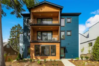 Extraordinary Townhome in the Heart of vibrant Wallingford@