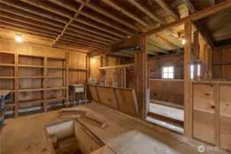 Barn - Car Pit - Milking Station - Sink