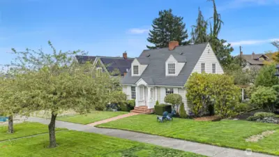 This favorite Tacoma neighborhood features wide streets and sidewalks.