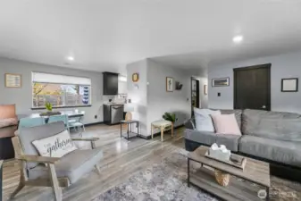 ~Spacious Living Room~