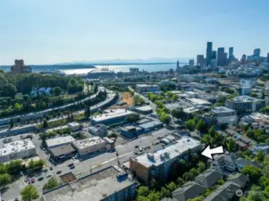 With unbeatable views, location, and access to all the best of Seattle, what are you waiting for? Schedule your showing today!