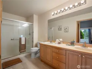 The 3/4 bath has also been updated with new flooring.