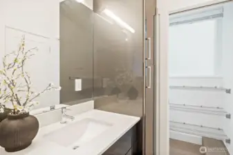 Top floor bath, extra closet