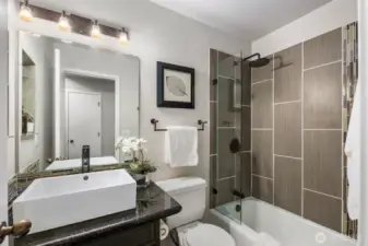 Full bathroom on the second floor.