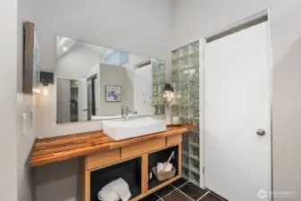 Sink in the primary suite