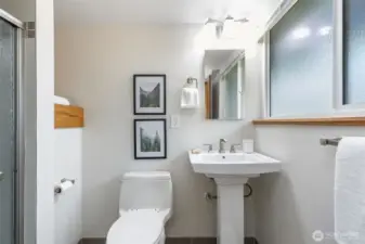 Updated primary suite bath