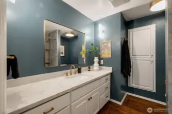 Full guest bathroom, main floor hallway