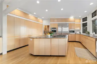 Spacious, gourmet chef's kitchen with ample cabinetry!