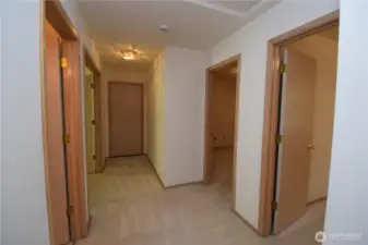 hall to bedrooms