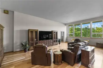 Empressive Great Room Main Floor