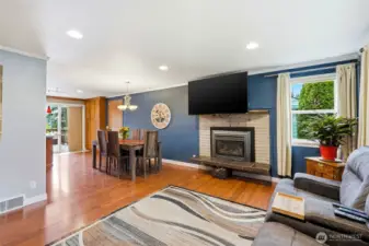 Cozy dining room with LVP floors throughout