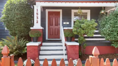 Nice Curb Appeal!