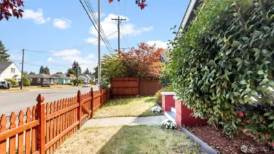 Fully Fenced Front Yard.