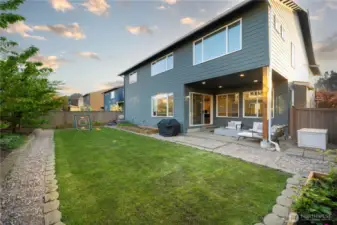 Enjoy easy access to Interstate 90, taking you to I-405 and I-5 for Issaquah, Renton, Seattle and Bellevue’s many attractions and employers.