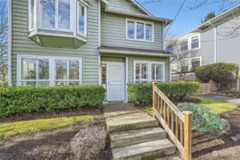 direct entry to the main living level - no skinny mini townhouse stairs here!