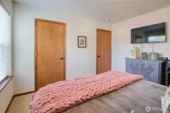 Bedroom #3, cont