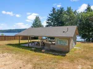 With low $250 per year dues, you can have it all!  Use this pavillion for summer bbq's or large gatherings.  The gated beach club includes a boat launch and beach access for the avid boater.
