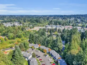 Central Bothell location offering easy commute to Bellevue, Seattle, and Everett.