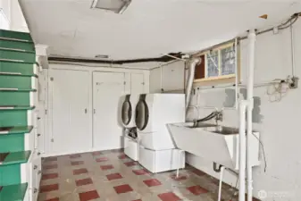 Lower level laundry