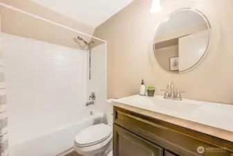 2nd floor bathroom