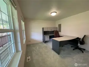 Main Floor Bedroom/Office