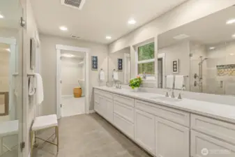 So much space in the ensuite bathroom.