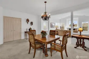 Open flow from dining to living