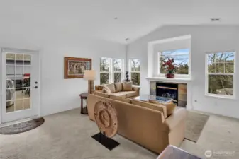 Access to N/E exposure deck