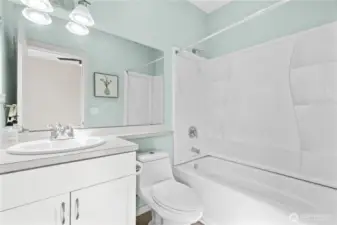 Full bathroom in the 2nd bedroom.