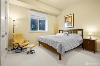 2nd en-suite bedroom off the family room