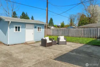 The concrete may have a little character (aka some uneven spots), but that just adds charm, right? Plenty of room for entertaining, sunbathing, or setting up that outdoor furniture you’ve been eyeing. Bring the vibes—and maybe a lawn chair or two.