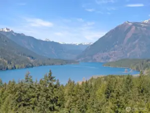 And your lake with private beach, boat launch and community park are just a couple moments away. And the golf course, too!