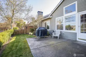 HOA maintains landscaping