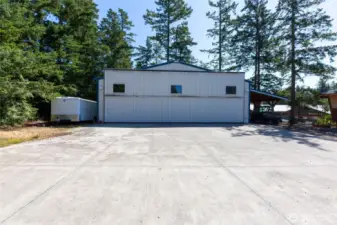 50 x 50 foot hangar