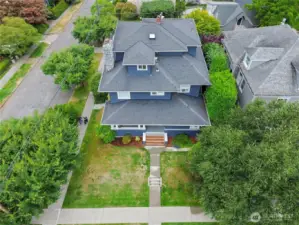 This beautiful gem has excellent walkability to Old Town and waterfront. Don't miss this rare opportunity to take over ownership of the historic property.