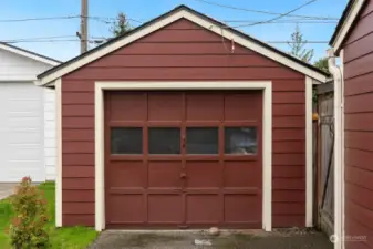 Detatched Garage