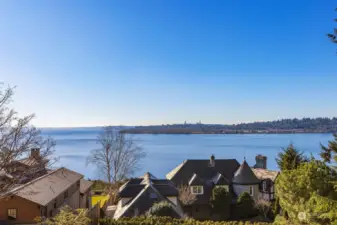 Amazing views from private bedroom deck of Lake Washington, Mt Rainier, Bellevue & Seattle Skylines