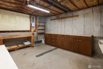 Work shop on lower level