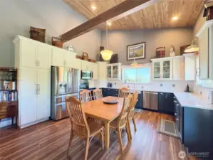 No steps on main level living