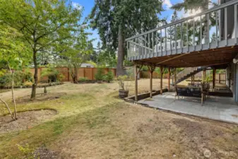 Lovelyl, spacious landscaped lot.