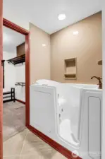 Accessible tub