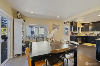 Open concept kitchen - dining area