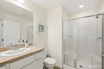 Main floor 3/4 bathroom